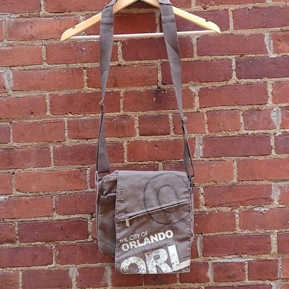 Robin Ruth RR brown canvas crossbody satchel messenger bag purse